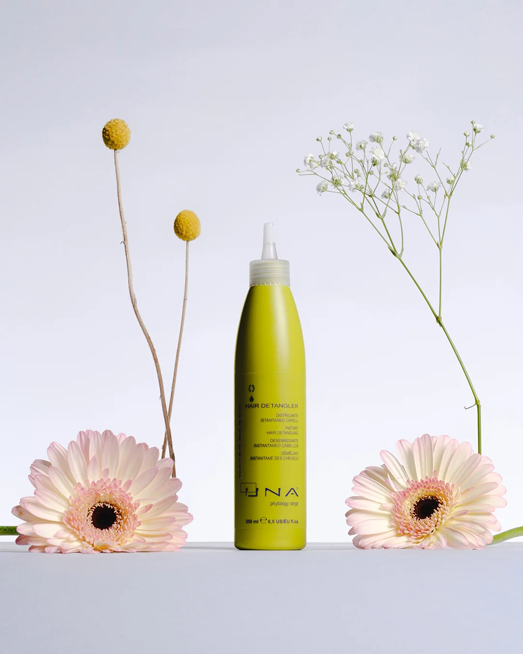 HAIR DETANGLER — Effortless detangling for smooth, manageable hair.