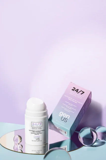 24/7 REPAIRING — Leave-in repair that lasts until the next wash.