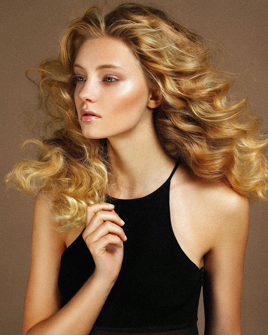 VERSUM — LET YOUR HAIR MAKE THE STATEMENT