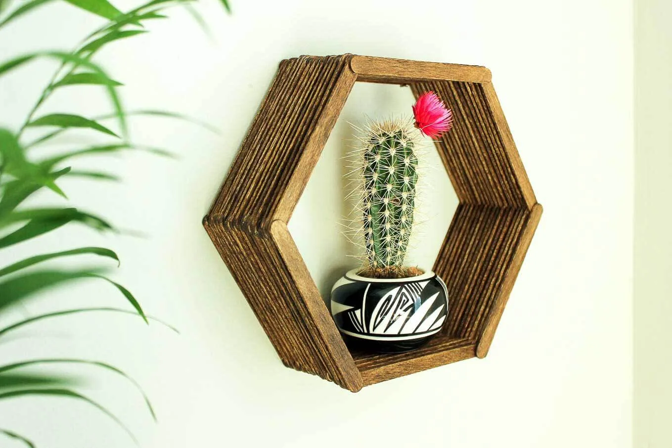 D:\Shosho\Darpedia Content\شهر نوفمبر\56\DIY-Hexagon-Shelf-Popsicle-Sticks-4.jpg