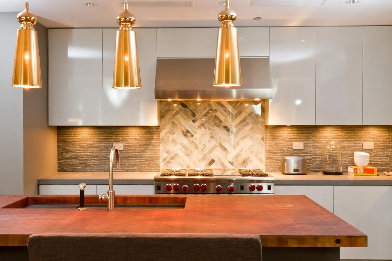D:\Shosho\Darpedia Content\شهر نوفمبر\17\01-the-clean-and-clear-modern-kitchen-design-ideas-homebnc.jpeg