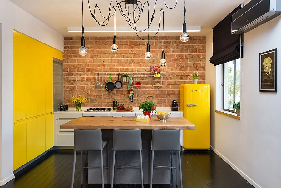 D:\Shosho\Darpedia Content\شهر سبتمبر\69\Brilliant-pops-of-yellow-in-the-small-kitchen.jpg