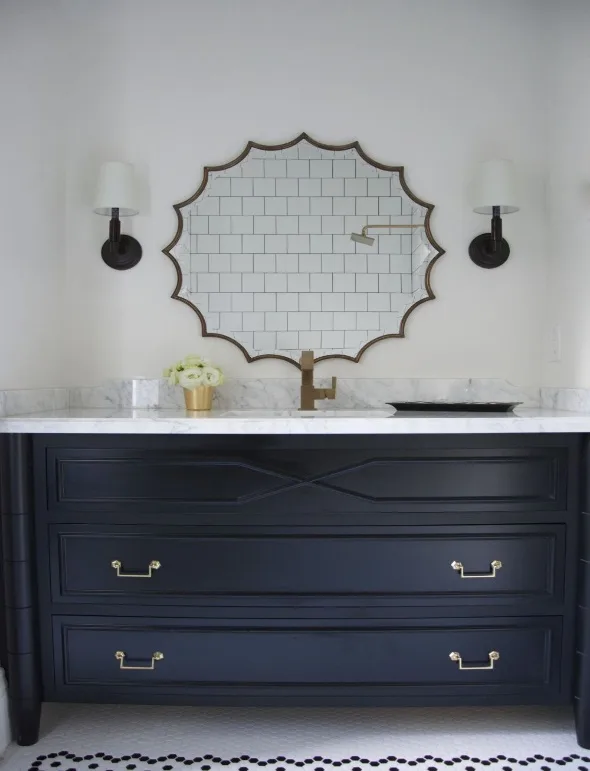 D:\Shosho\Darpedia Content\شهر نوفمبر\71\Statement-mirror-sunburst-shape.jpg