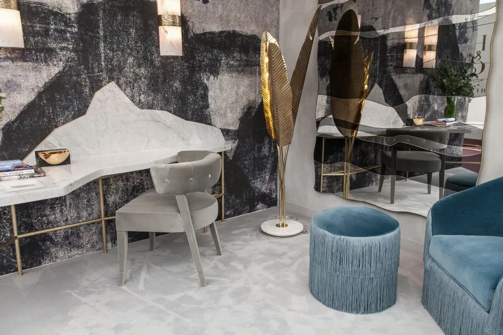 D:\Shosho\Darpedia Content\شهر نوفمبر\65\Bannanas-Floor-Gold-Lighting-Fixtures.jpg