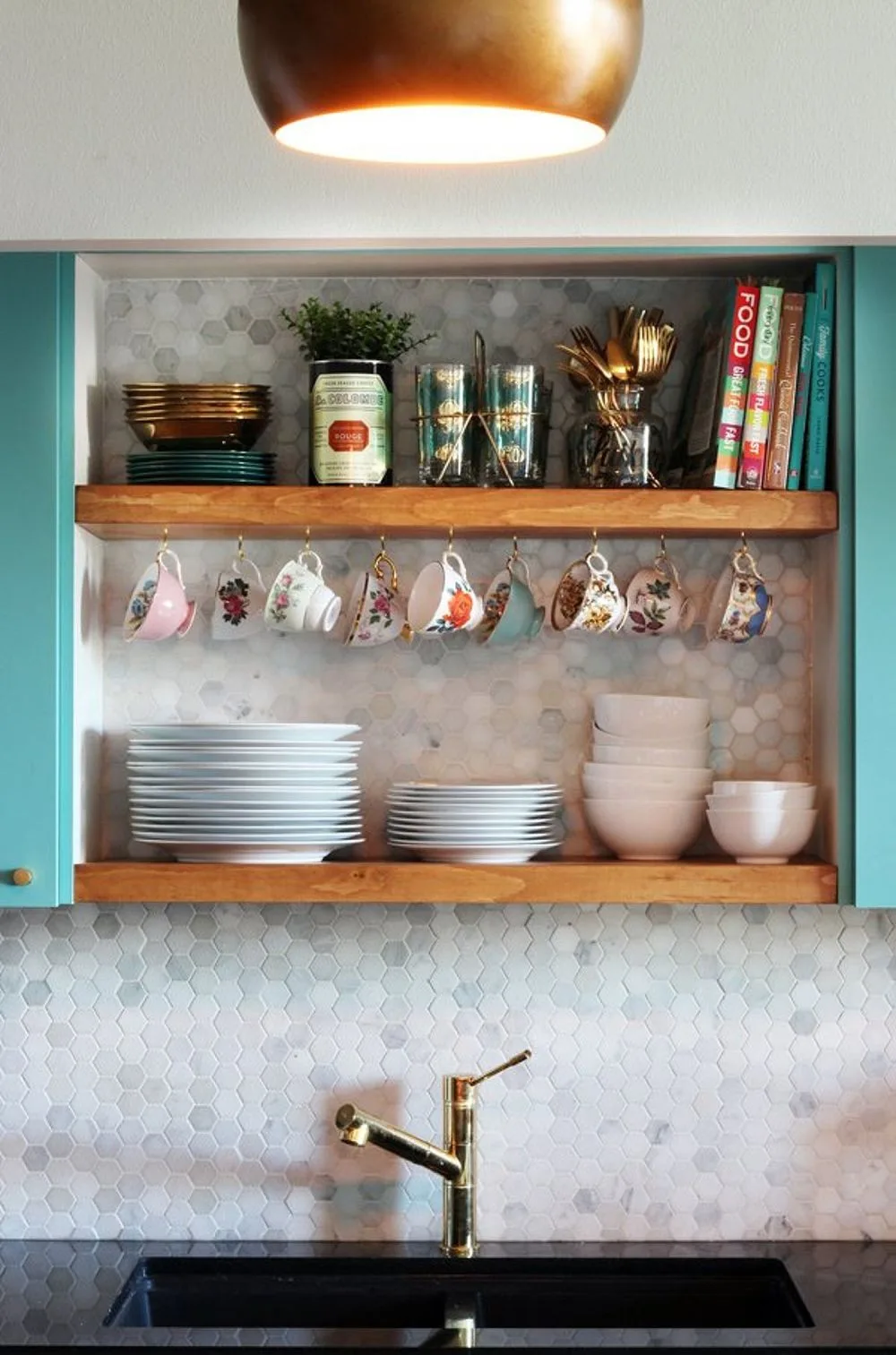 D:\Shosho\Darpedia Content\شهر نوفمبر\25\Honeycomb-tiny-tiles-for-backsplash.jpg