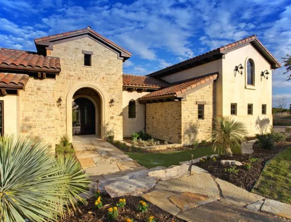 http://cdn.homedit.com/wp-content/uploads/2013/07/mediterranean-house-design2.jpg