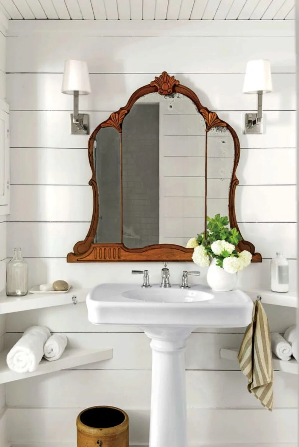 D:\Shosho\Darpedia Content\شهر نوفمبر\71\Vintage-bathroom-mirror.jpg