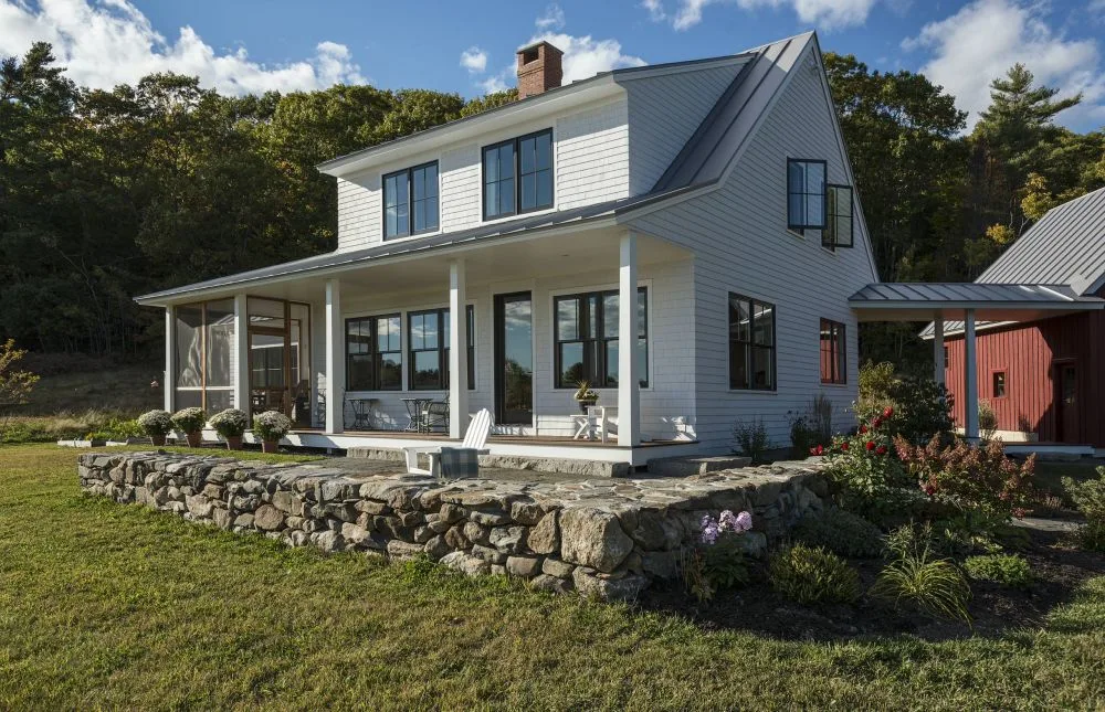 D:\Shosho\Darpedia Content\شهر نوفمبر\31\Farmhouse-Style-WIth-covered-Porch.jpg