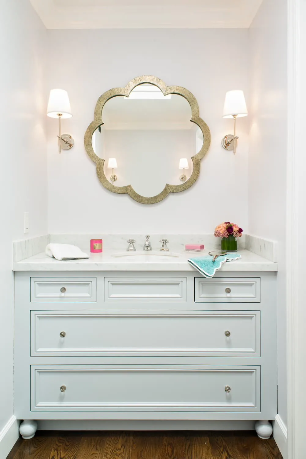 D:\Shosho\Darpedia Content\شهر نوفمبر\71\Metalic-flower-mirror-for-poweder-room.jpg