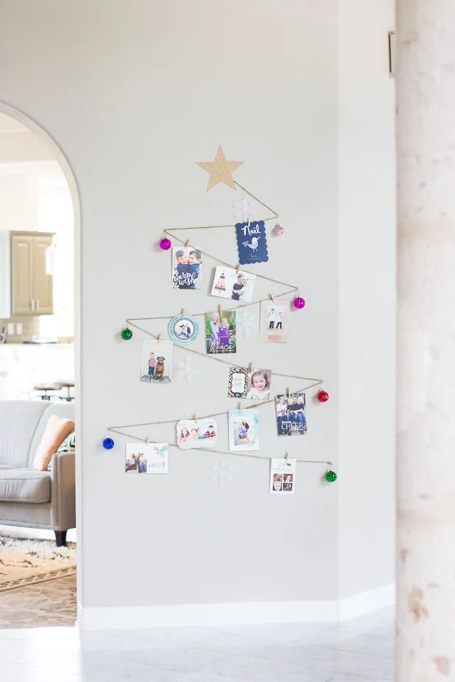 D:\Downloads\shery\77\Holiday-Christmas-Tree-Card-Display.jpg