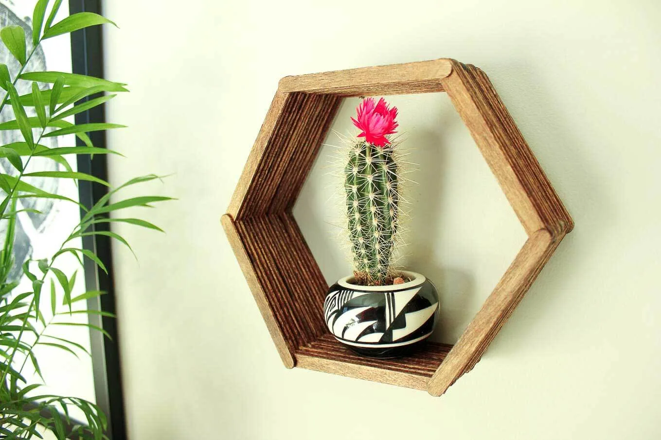D:\Shosho\Darpedia Content\شهر نوفمبر\56\DIY-Hexagon-Shelf-Popsicle-Sticks-3.jpg