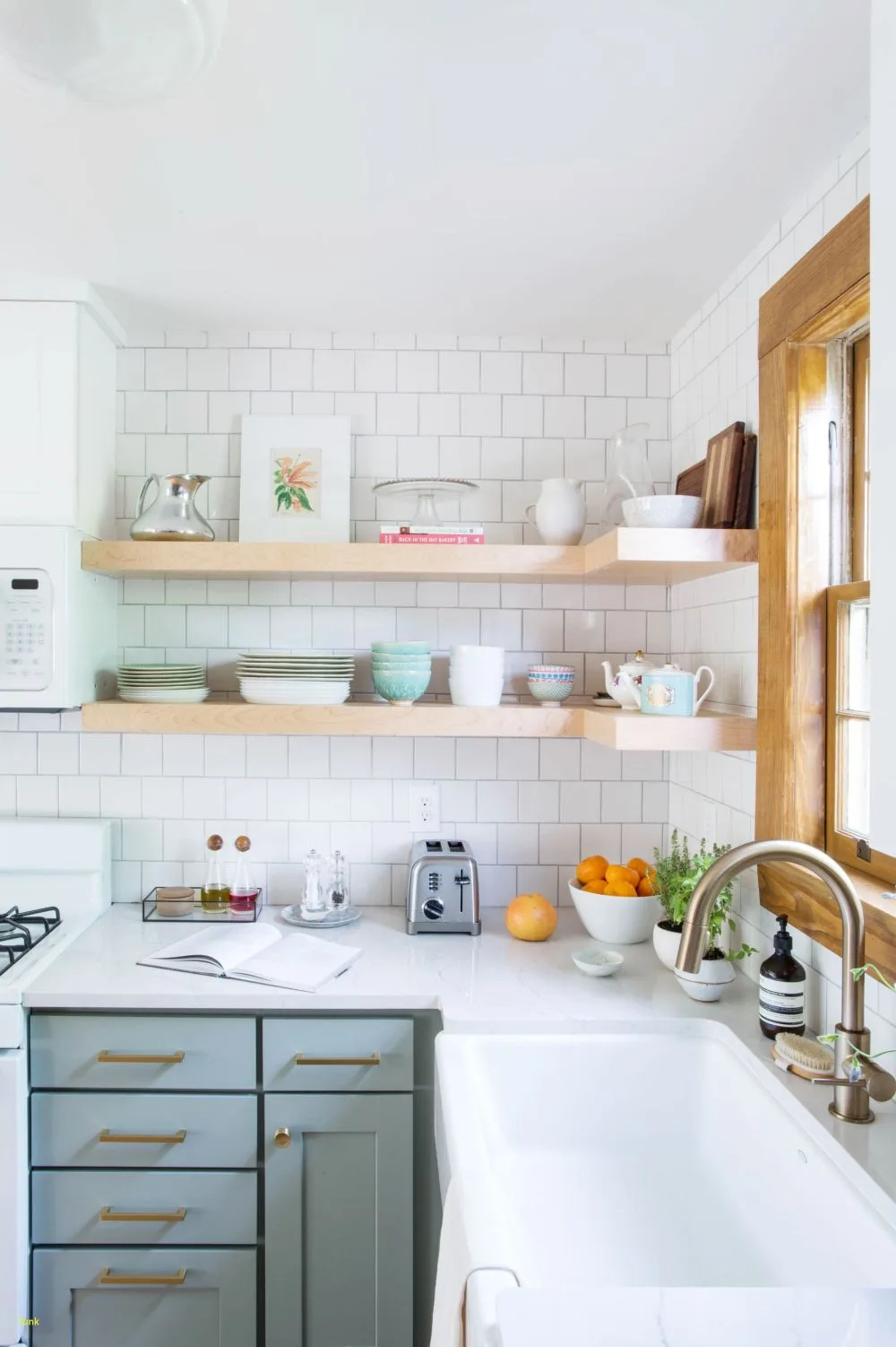D:\Shosho\Darpedia Content\شهر نوفمبر\25\Dual-tone-open-shelving.jpg