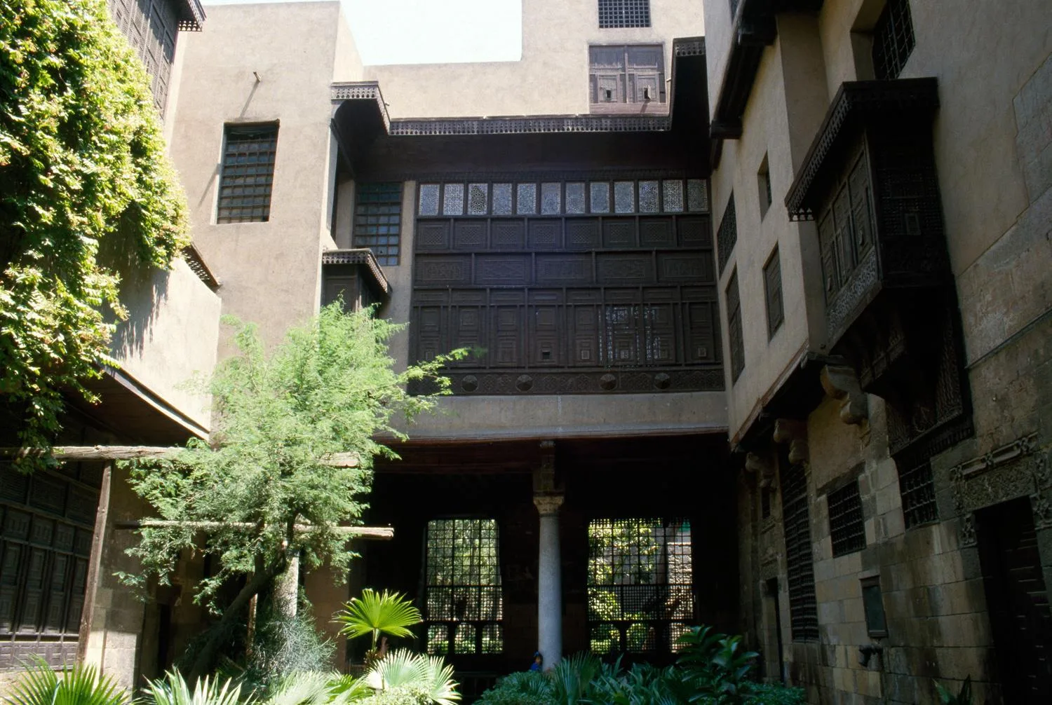 نتيجة بحث الصور عن ‪Takhtabush facade of the Suhaymi House, Cairo, 1648‬‏