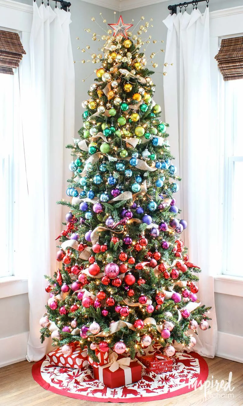D:\Shosho\Darpedia Content\شهر نوفمبر\63\gradient-rainbow-christmas-tree-2-1533575956.jpg
