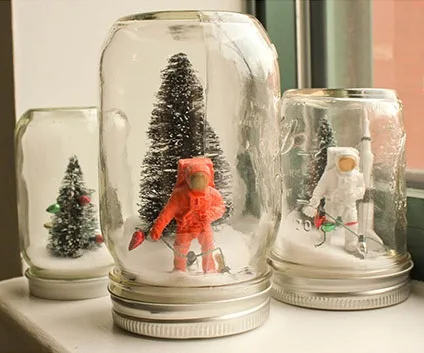 D:\Shosho\Darpedia Content\شهر نوفمبر\42\11.1_DIY_Snowglobes_mason_jars1.jpg