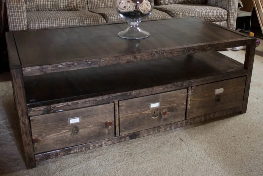 D:\Shosho\Darpedia Content\شهر نوفمبر\74\Wood-coffee-table-with-drawers.jpg