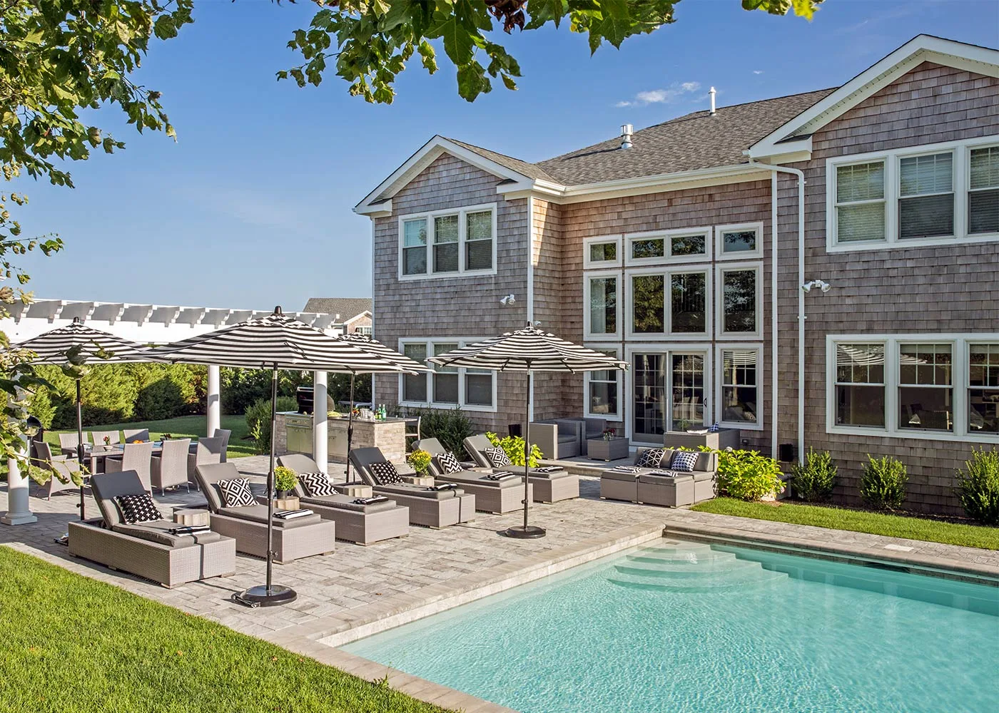 D:\Shosho\Darpedia Content\شهر نوفمبر\55\Family-Summer-Retreat-Hamptons-7.jpg