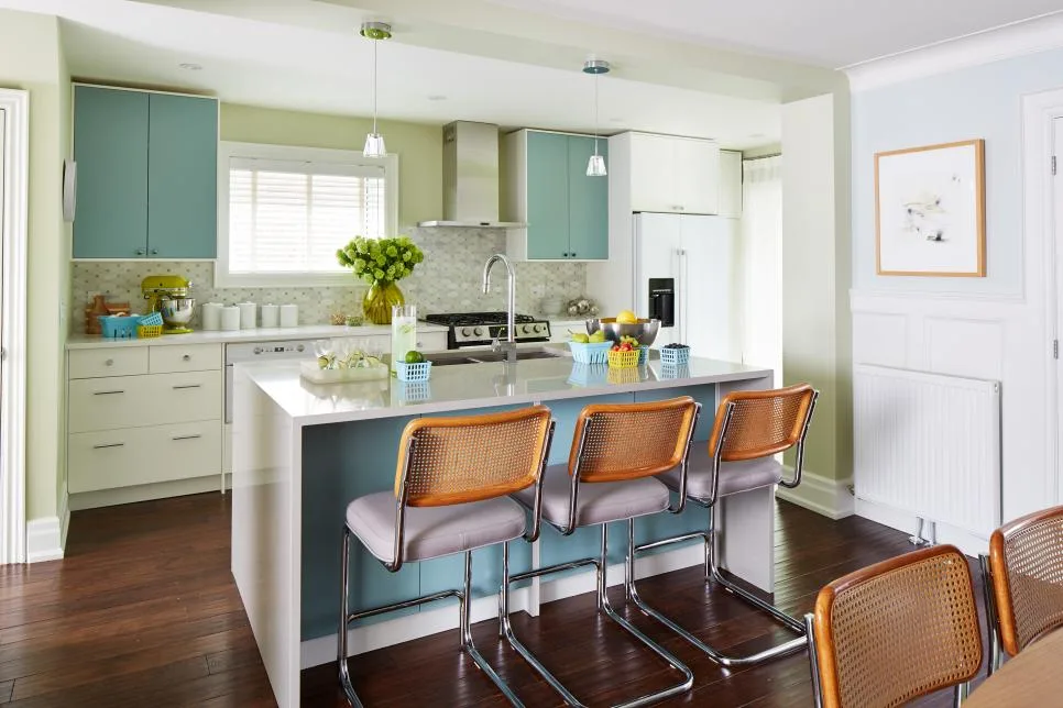 http://hgtvhome.sndimg.com/content/dam/images/hgtv/fullset/2015/3/18/0/HREPO-105H-after-1.jpg.rend.hgtvcom.966.644.suffix/1426700489014.jpeg
