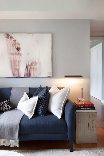 D:\Shosho\Darpedia Content\شهر نوفمبر\73\blue-sofa.jpg