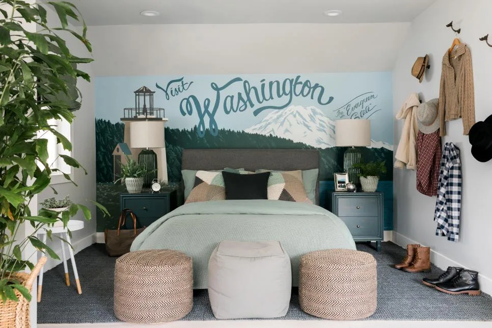 http://hgtvhome.sndimg.com/content/dam/images/hgtv/fullset/2017/10/19/1/dh2018_master-bedroom-01-bed-wide-KB2A2543_h.jpg.rend.hgtvcom.966.644.suffix/1508432180357.jpeg