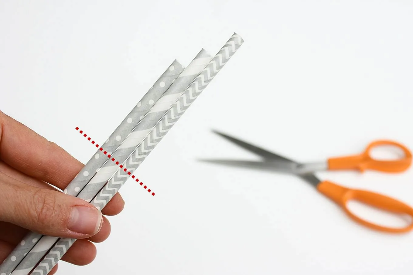 D:\Shosho\Darpedia Content\شهر نوفمبر\39\Hand-made-Christmas-Tree-Ornament-Paper-Straws-1.jpg