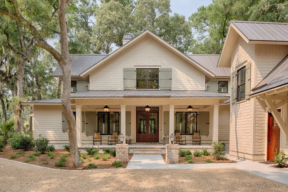 D:\Shosho\Darpedia Content\شهر نوفمبر\31\Farmhouse-Style-Wood-Shutters.jpg