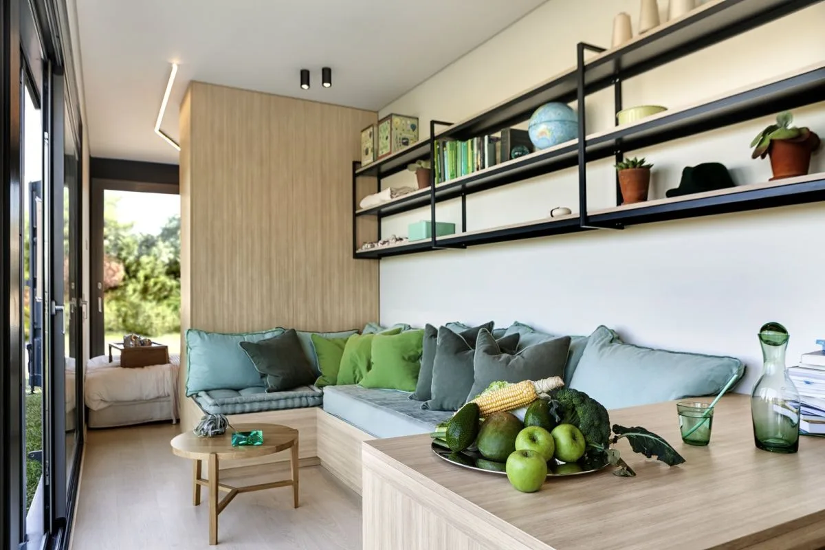 D:\Darpedia Content\شهر يونيو\21\Eco-Friendly-Shipping-Container-Interior.jpg