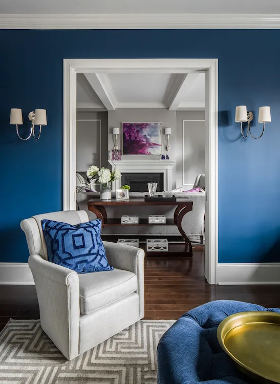 D:\Shosho\Darpedia Content\شهر نوفمبر\10\luxurious-transitional-arm-chair-5.jpg