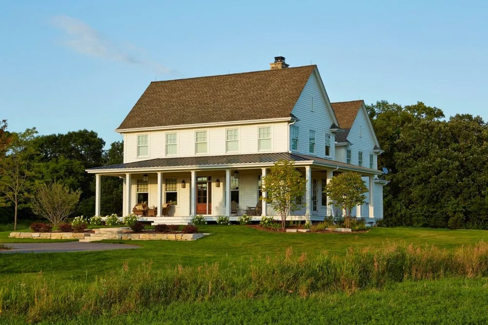 D:\Shosho\Darpedia Content\شهر نوفمبر\31\Farmhouse-Style-House-with-Small-Porch.jpg