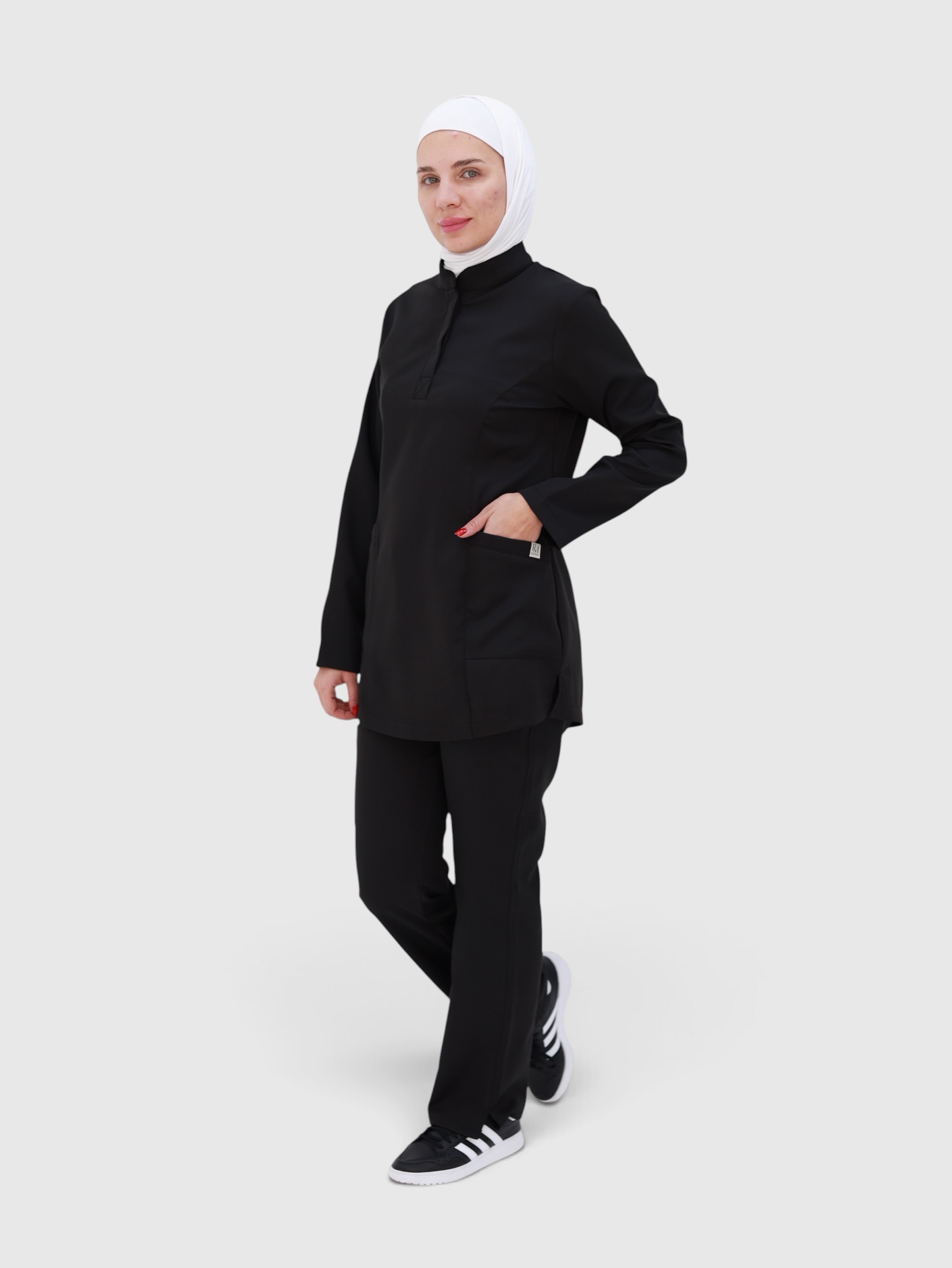 RM Modest-Black 1